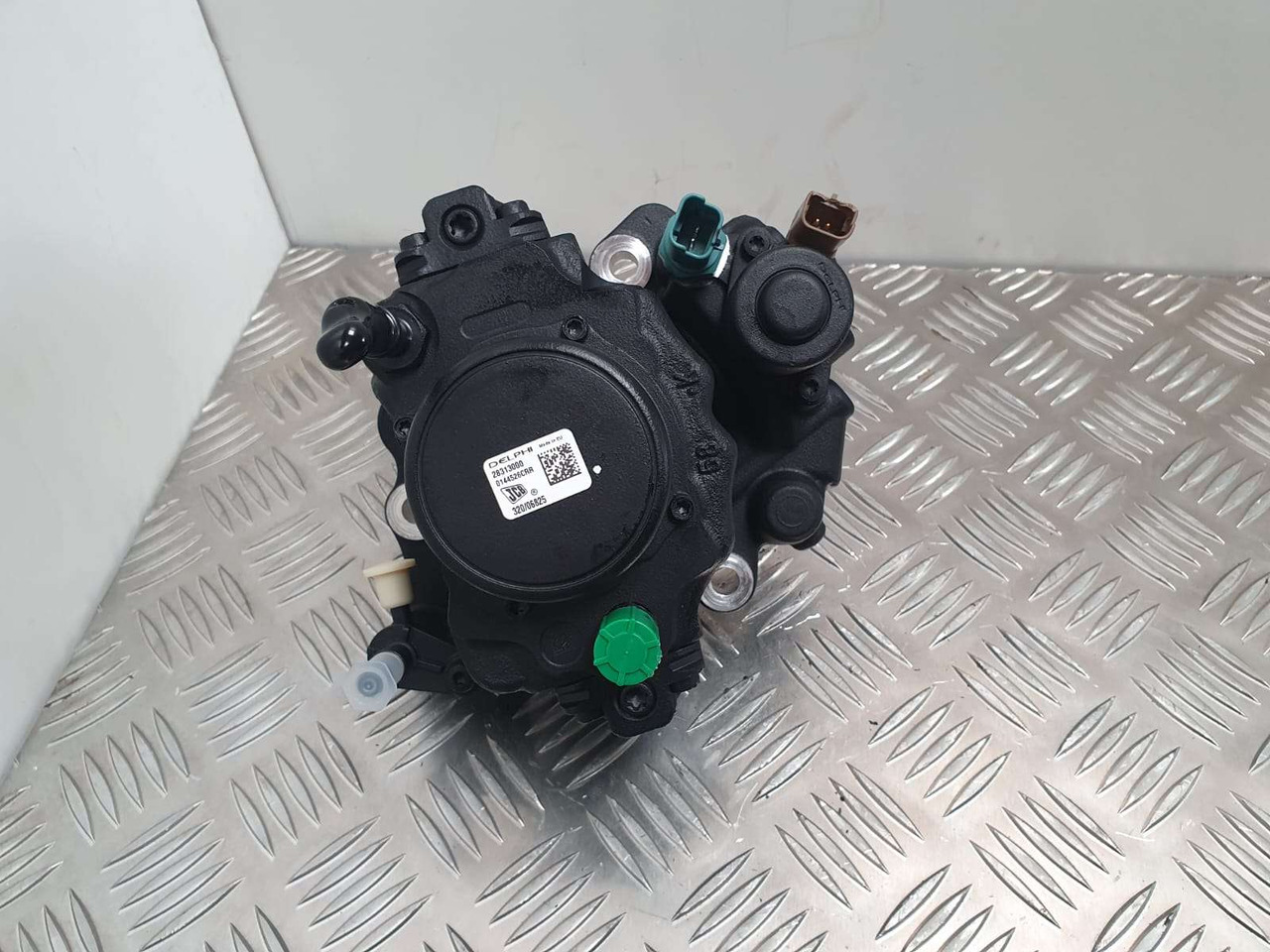 JCB Injection Pump 320/06825 Delphi 28313000 injection pump - Motor a diely pre Stavebné stroje: obrázok 1 JCB Injection Pump 320/06825 Delphi 28313000 injection pump - Motor a diely pre Stavebné stroje: obrázok 1
