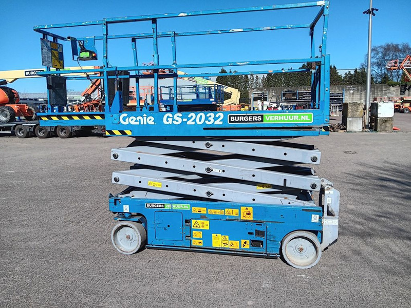 Genie GS2032 - Samohybná plošiny: obrázok 2 Genie GS2032 - Samohybná plošiny: obrázok 2