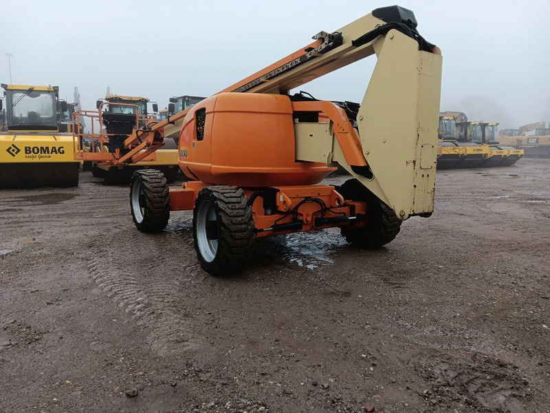 JLG 600AJ - Kĺbová pracovná plošina: obrázok 2 JLG 600AJ - Kĺbová pracovná plošina: obrázok 2