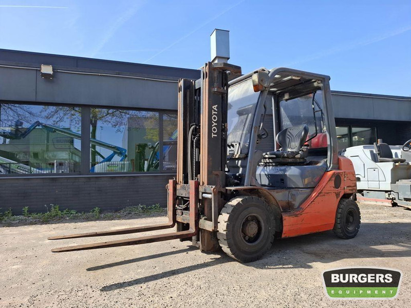 Toyota 02-8FGF20 - Plynový vysokozdvižný vozík: obrázok 1 Toyota 02-8FGF20 - Plynový vysokozdvižný vozík: obrázok 1