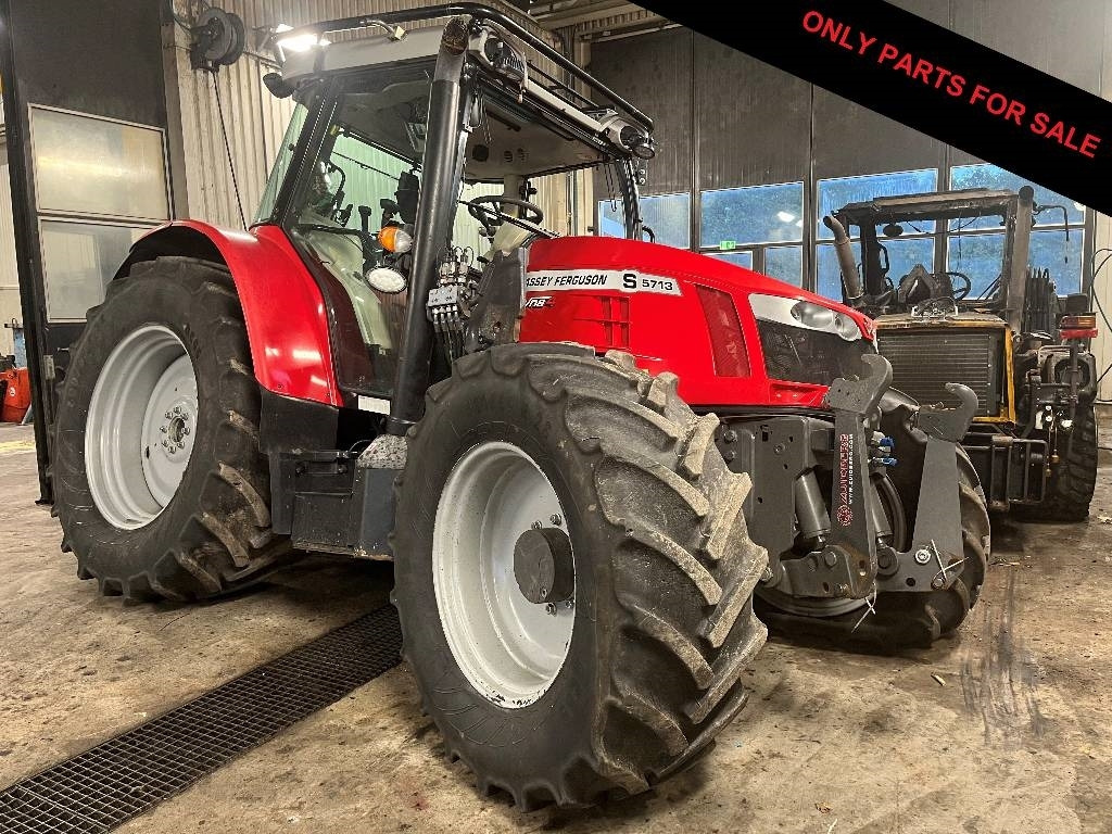 Massey Ferguson 5713 Dismantled: only spare parts - Traktor: obrázok 1 Massey Ferguson 5713 Dismantled: only spare parts - Traktor: obrázok 1