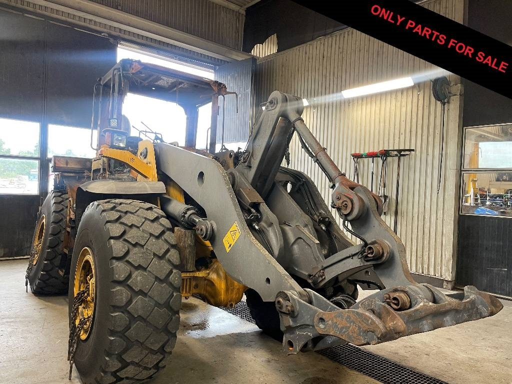 Volvo L 120 F Dismantled: only spare parts - Kolesový nakladač: obrázok 1 Volvo L 120 F Dismantled: only spare parts - Kolesový nakladač: obrázok 1