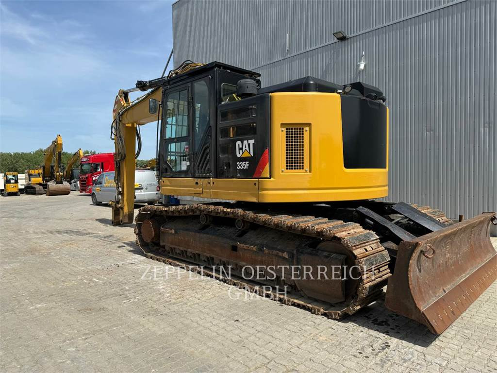 CAT 335FLCR - Pásové rýpadlo: obrázok 4 CAT 335FLCR - Pásové rýpadlo: obrázok 4
