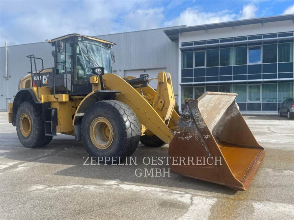 CAT 950M - Kolesový nakladač: obrázok 2 CAT 950M - Kolesový nakladač: obrázok 2
