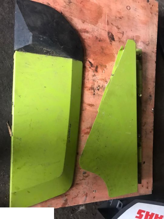 Boczek Maski - Claas Axion - Kapota pre Poľnohospodárske stroje: obrázok 1 Boczek Maski - Claas Axion - Kapota pre Poľnohospodárske stroje: obrázok 1