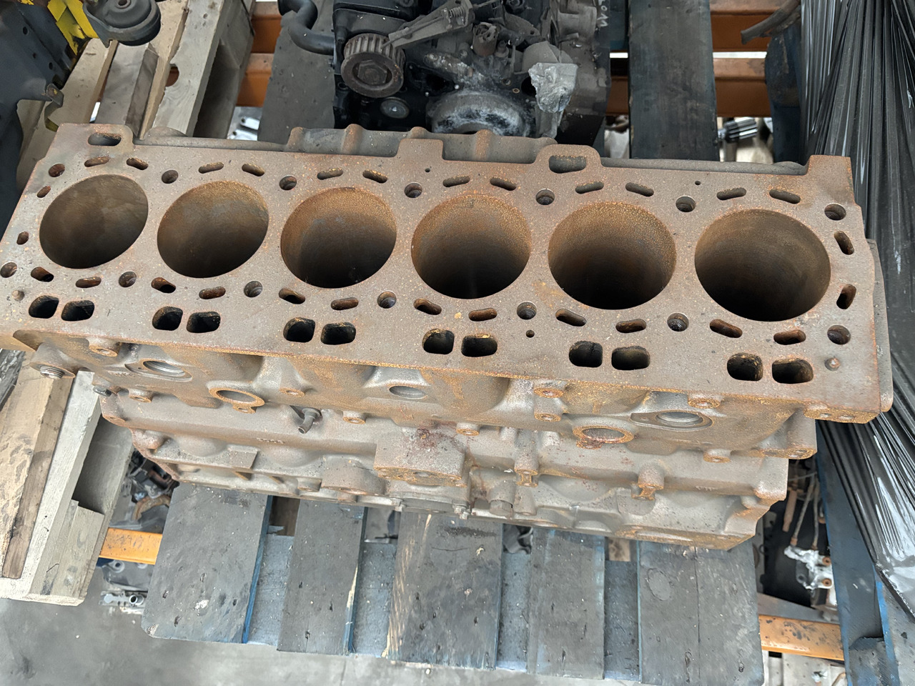 Caterpillar CAT C6.6 Blok Silnika 306-6845 - Blok valcov pre Poľnohospodárske stroje: obrázok 5 Caterpillar CAT C6.6 Blok Silnika 306-6845 - Blok valcov pre Poľnohospodárske stroje: obrázok 5