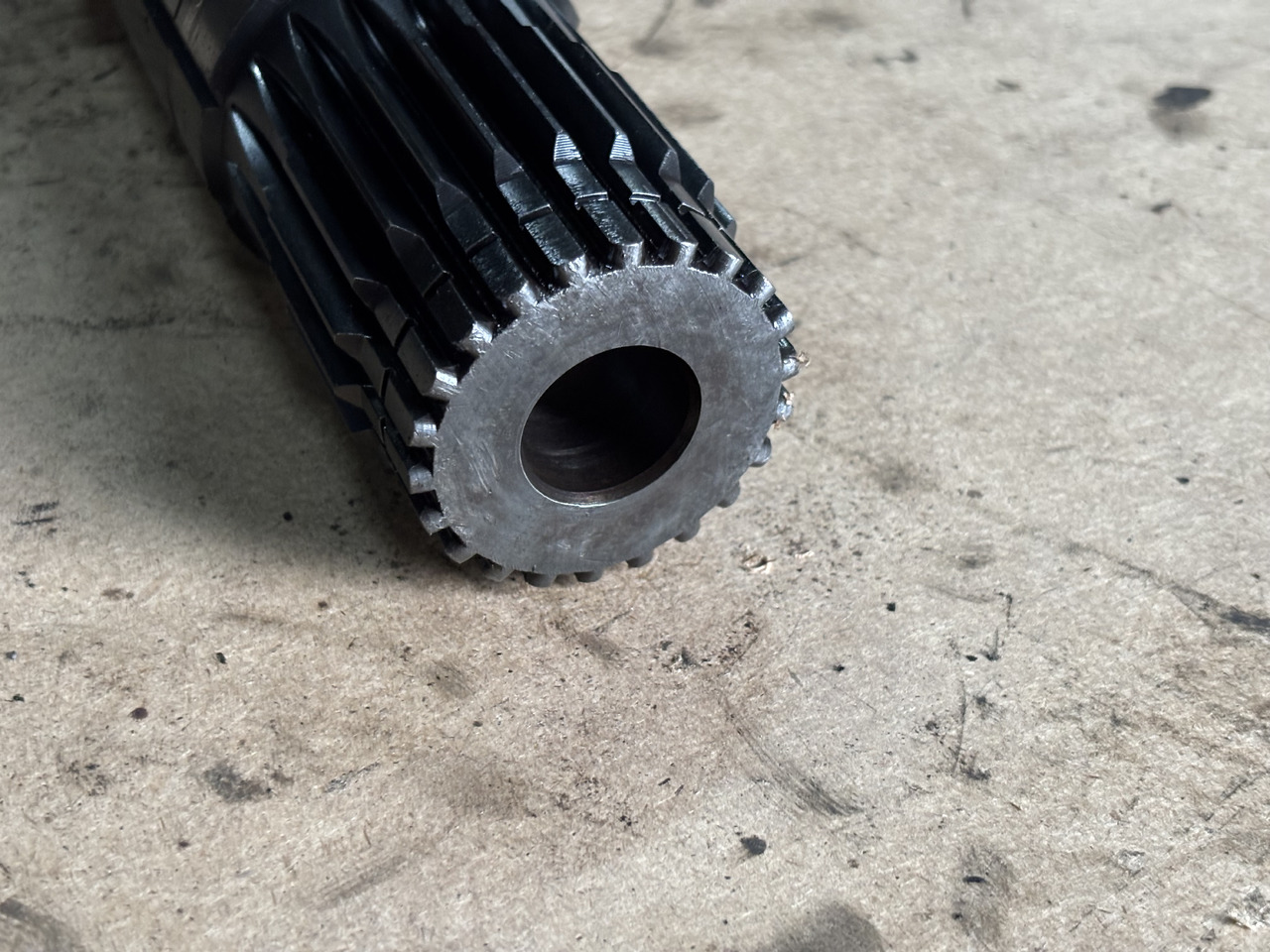 Claas AXION 830 Wałek przekładni podajnika zbożowego 00 1137 076 0 00 1149 403 0 - Kardan pre Poľnohospodárske stroje: obrázok 3 Claas AXION 830 Wałek przekładni podajnika zbożowego 00 1137 076 0 00 1149 403 0 - Kardan pre Poľnohospodárske stroje: obrázok 3