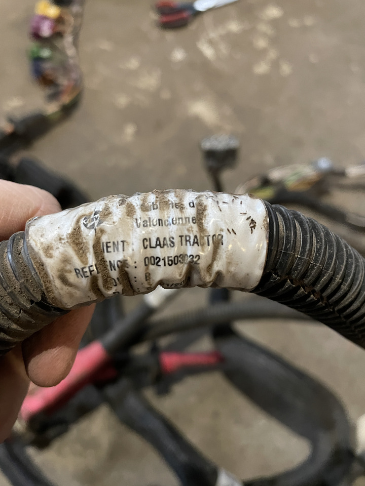 Claas Arion 550-520 650-620 - kabel wiązka elektryczna 0021503032 - Kábel/ Káblový zväzok pre Traktor: obrázok 1 Claas Arion 550-520 650-620 - kabel wiązka elektryczna 0021503032 - Kábel/ Káblový zväzok pre Traktor: obrázok 1