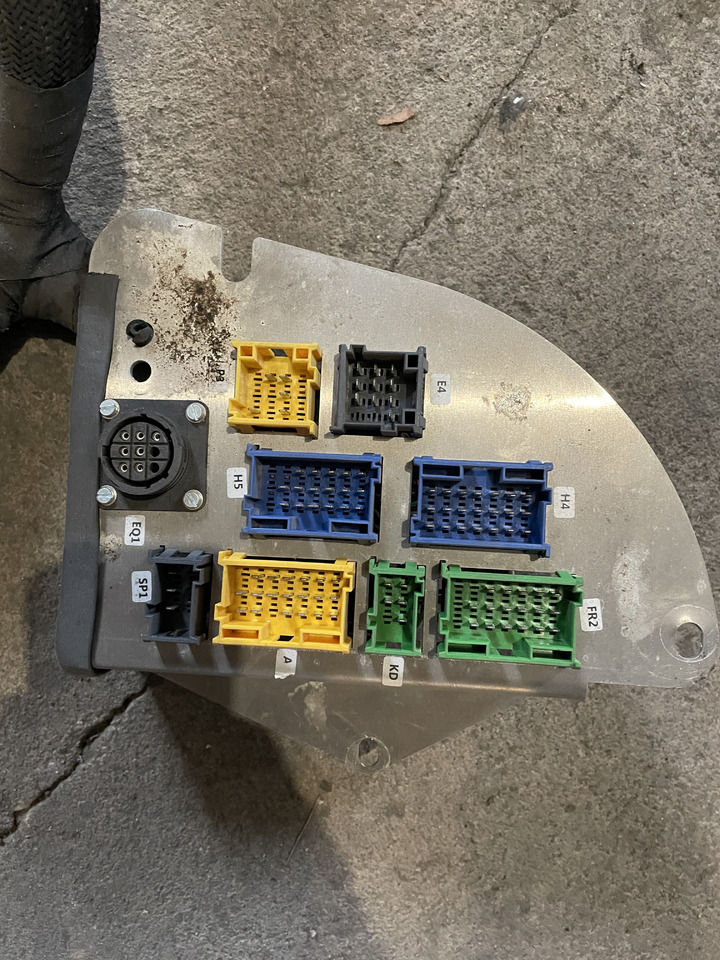 Claas Jaguar 880-830 980-930 - wiązka elektryczna kabiny 0018110206 - Kábel/ Káblový zväzok pre Samohybná rezačka: obrázok 2 Claas Jaguar 880-830 980-930 - wiązka elektryczna kabiny 0018110206 - Kábel/ Káblový zväzok pre Samohybná rezačka: obrázok 2