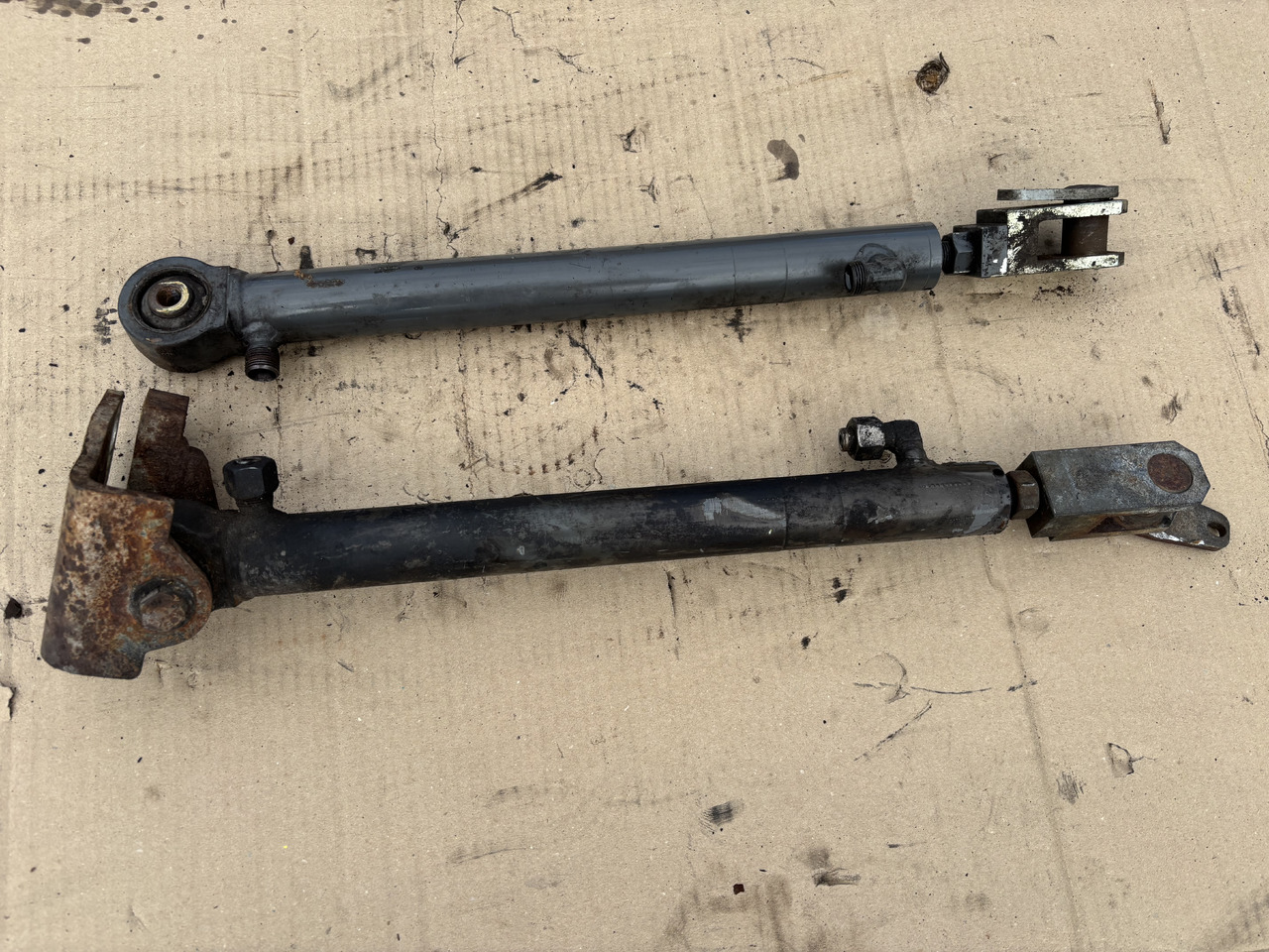 Claas Jaguar 970 siłowniki hydrauliczne - Hydraulický valec pre Poľnohospodárske stroje: obrázok 1 Claas Jaguar 970 siłowniki hydrauliczne - Hydraulický valec pre Poľnohospodárske stroje: obrázok 1