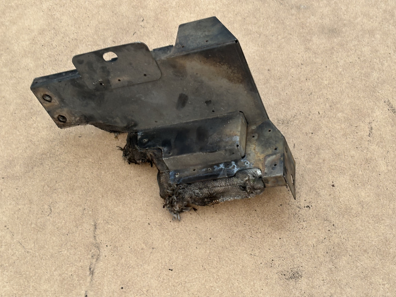 Claas Lexion 780 Blacha Obudowa Maska Osłona 00 0781 222 0 0007812220 - Kapota pre Obilný kombajn: obrázok 1 Claas Lexion 780 Blacha Obudowa Maska Osłona 00 0781 222 0 0007812220 - Kapota pre Obilný kombajn: obrázok 1