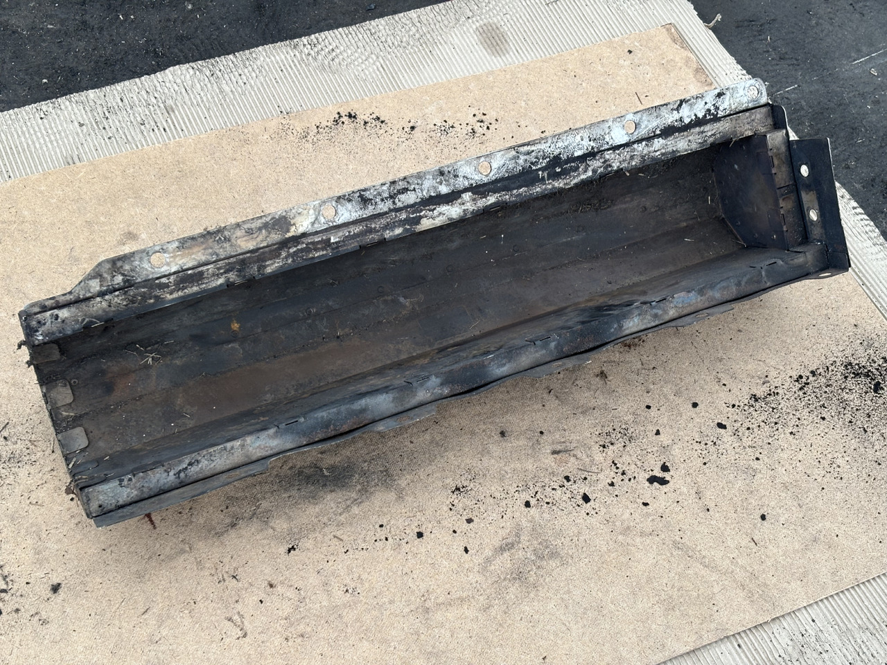 Claas Lexion 780 Izolacja Silnika Pokrywa Maska Obudowa 00 0781 211 0 0007812110 - Ložiska motoru pre Obilný kombajn: obrázok 4 Claas Lexion 780 Izolacja Silnika Pokrywa Maska Obudowa 00 0781 211 0 0007812110 - Ložiska motoru pre Obilný kombajn: obrázok 4