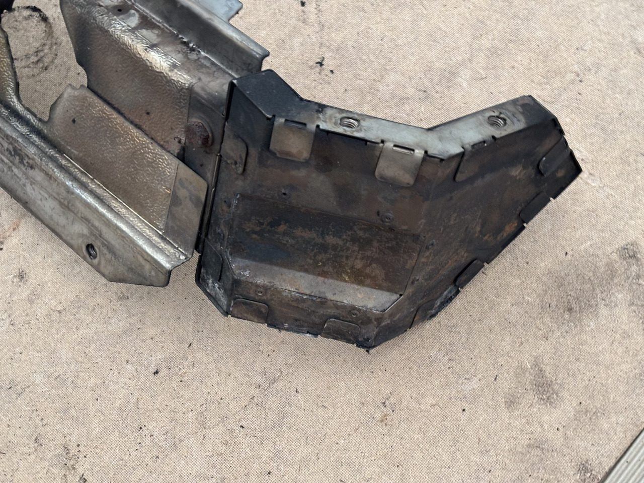 Claas Lexion 780 Izolacja Silnika Pokrywa Maska Obudowa Tylna 00 0781 205 0 0007812050 - Kapota pre Obilný kombajn: obrázok 2 Claas Lexion 780 Izolacja Silnika Pokrywa Maska Obudowa Tylna 00 0781 205 0 0007812050 - Kapota pre Obilný kombajn: obrázok 2