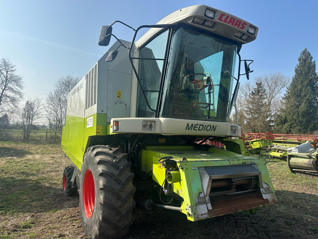 Claas Medion 310 z roku 2002. - Obilný kombajn: obrázok 3 Claas Medion 310 z roku 2002. - Obilný kombajn: obrázok 3
