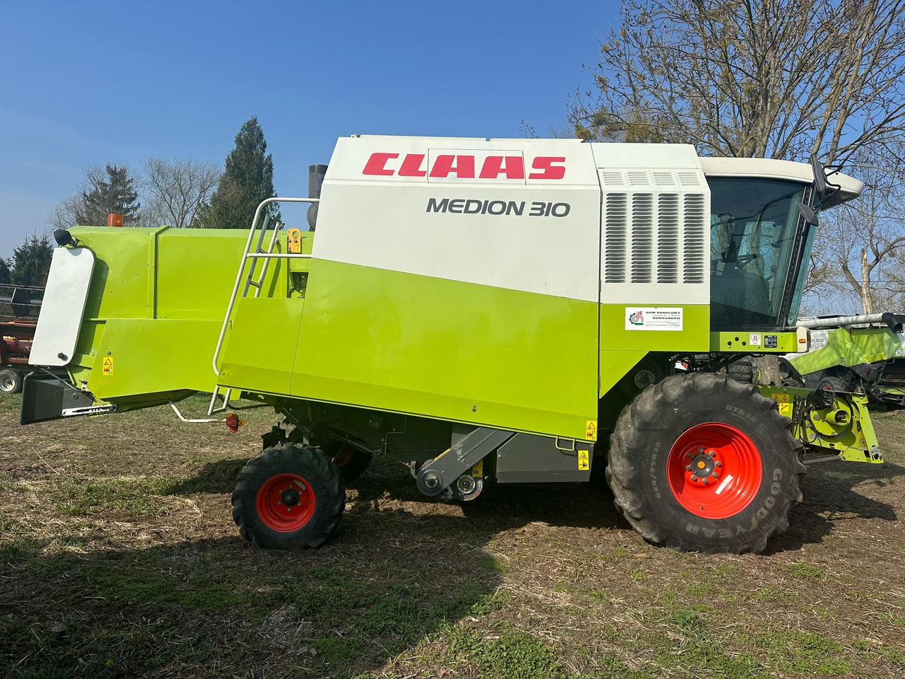 Claas Medion 310 z roku 2002. - Obilný kombajn: obrázok 4 Claas Medion 310 z roku 2002. - Obilný kombajn: obrázok 4