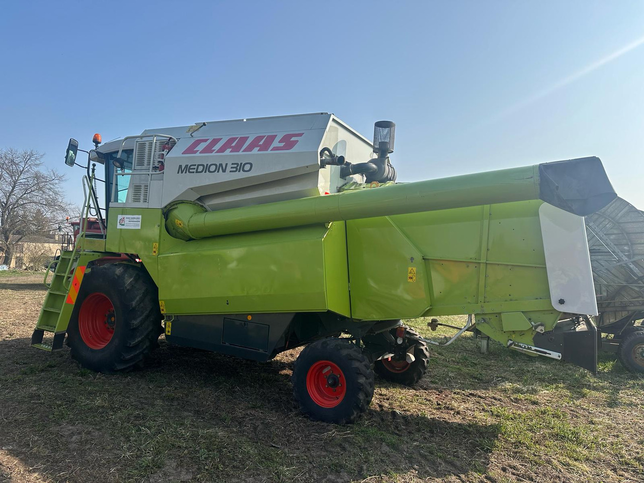 Leasing Claas Medion 310 z roku 2002. Claas Medion 310 z roku 2002.: obrázok 6 Leasing Claas Medion 310 z roku 2002. Claas Medion 310 z roku 2002.: obrázok 6