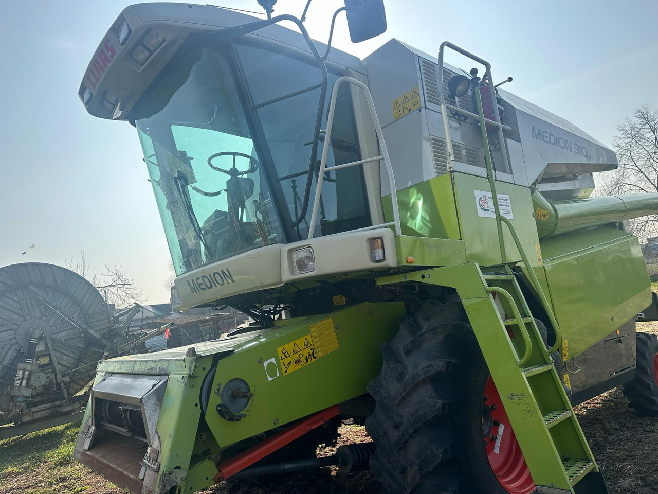 Claas Medion 310 z roku 2002. - Obilný kombajn: obrázok 2 Claas Medion 310 z roku 2002. - Obilný kombajn: obrázok 2