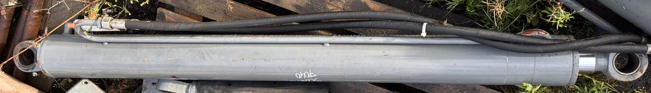 Claas Scorpion 7040 Siłownik Podnoszenia Siłownik Wyrównania 0013003700 0013003720 - Hydraulický valec pre Teleskopický nakladač: obrázok 1 Claas Scorpion 7040 Siłownik Podnoszenia Siłownik Wyrównania 0013003700 0013003720 - Hydraulický valec pre Teleskopický nakladač: obrázok 1