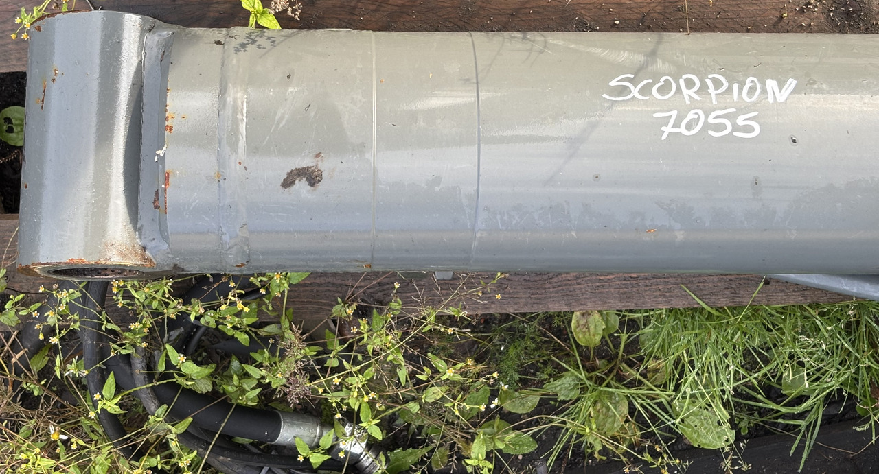 Claas Scorpion 7055 Siłownik Podnoszenia 0013048390   00 1304 839 0 - Hydraulický valec pre Teleskopický nakladač: obrázok 2 Claas Scorpion 7055 Siłownik Podnoszenia 0013048390   00 1304 839 0 - Hydraulický valec pre Teleskopický nakladač: obrázok 2