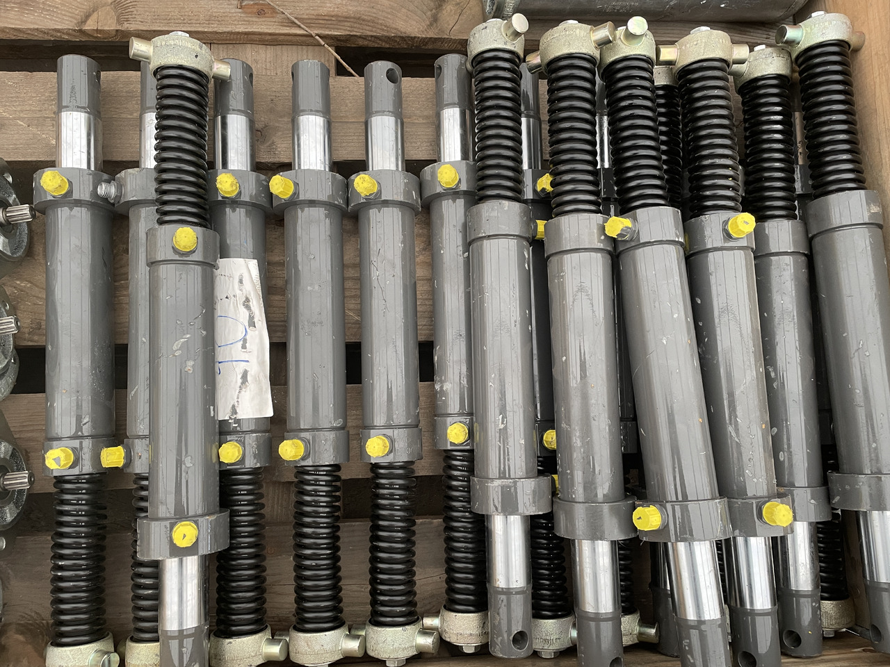 Claas Tucano - siłownik hydrauliczny siekacza słomy 0000406402 - Hydraulický valec pre Poľnohospodárske stroje: obrázok 1 Claas Tucano - siłownik hydrauliczny siekacza słomy 0000406402 - Hydraulický valec pre Poľnohospodárske stroje: obrázok 1