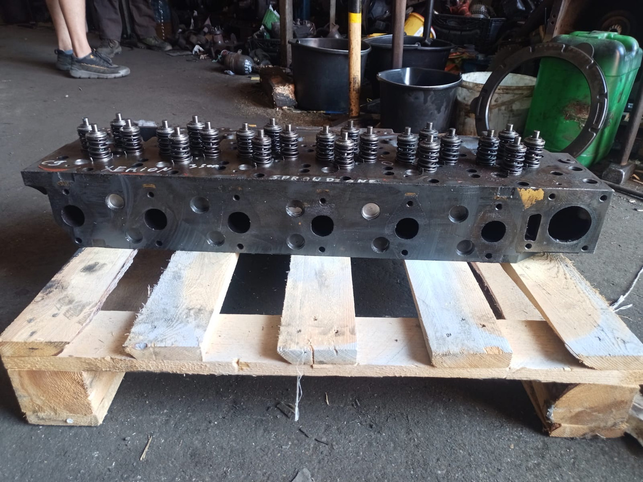 Claas Xerion Cat C9 - głowica cylindrów 2134360 213-4360 332-3619 - Hlava valcov pre Poľnohospodárske stroje: obrázok 1 Claas Xerion Cat C9 - głowica cylindrów 2134360 213-4360 332-3619 - Hlava valcov pre Poľnohospodárske stroje: obrázok 1