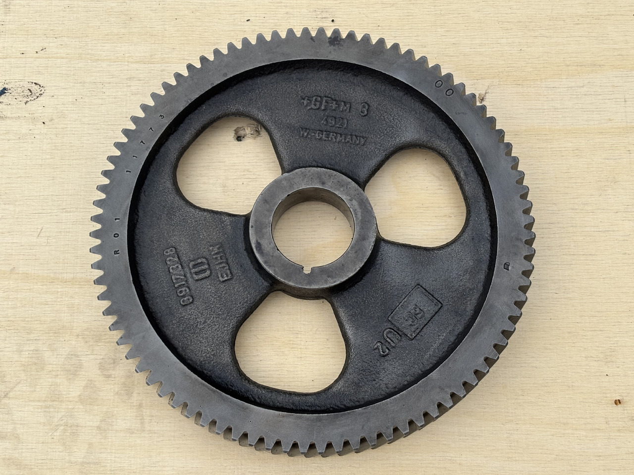 Cummins 8.3 6CT 6CTA 6CTAA Koło zębate wałka rozrządu 3918777 3907677 3917328 3901967 ORYGINAŁ - Vačkový hriadeľ pre Poľnohospodárske stroje: obrázok 1 Cummins 8.3 6CT 6CTA 6CTAA Koło zębate wałka rozrządu 3918777 3907677 3917328 3901967 ORYGINAŁ - Vačkový hriadeľ pre Poľnohospodárske stroje: obrázok 1