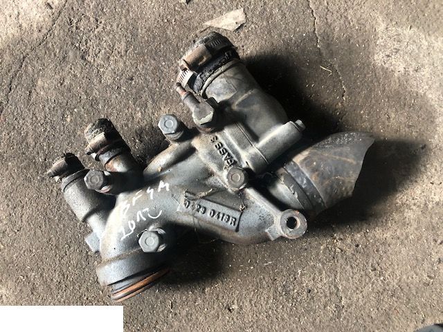 Deutz bf4m2012 - Obudowa Termostatu - Termostat pre Poľnohospodárske stroje: obrázok 1 Deutz bf4m2012 - Obudowa Termostatu - Termostat pre Poľnohospodárske stroje: obrázok 1