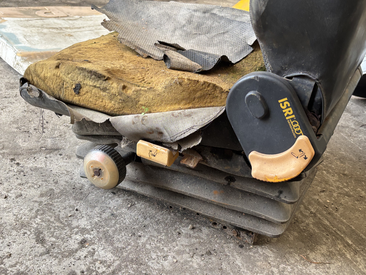 Dieci 185 - Ładowarka Teleskopowa - Fotel Kierowcy Siedzenie - Sedadlo pre Teleskopický nakladač: obrázok 4 Dieci 185 - Ładowarka Teleskopowa - Fotel Kierowcy Siedzenie - Sedadlo pre Teleskopický nakladač: obrázok 4