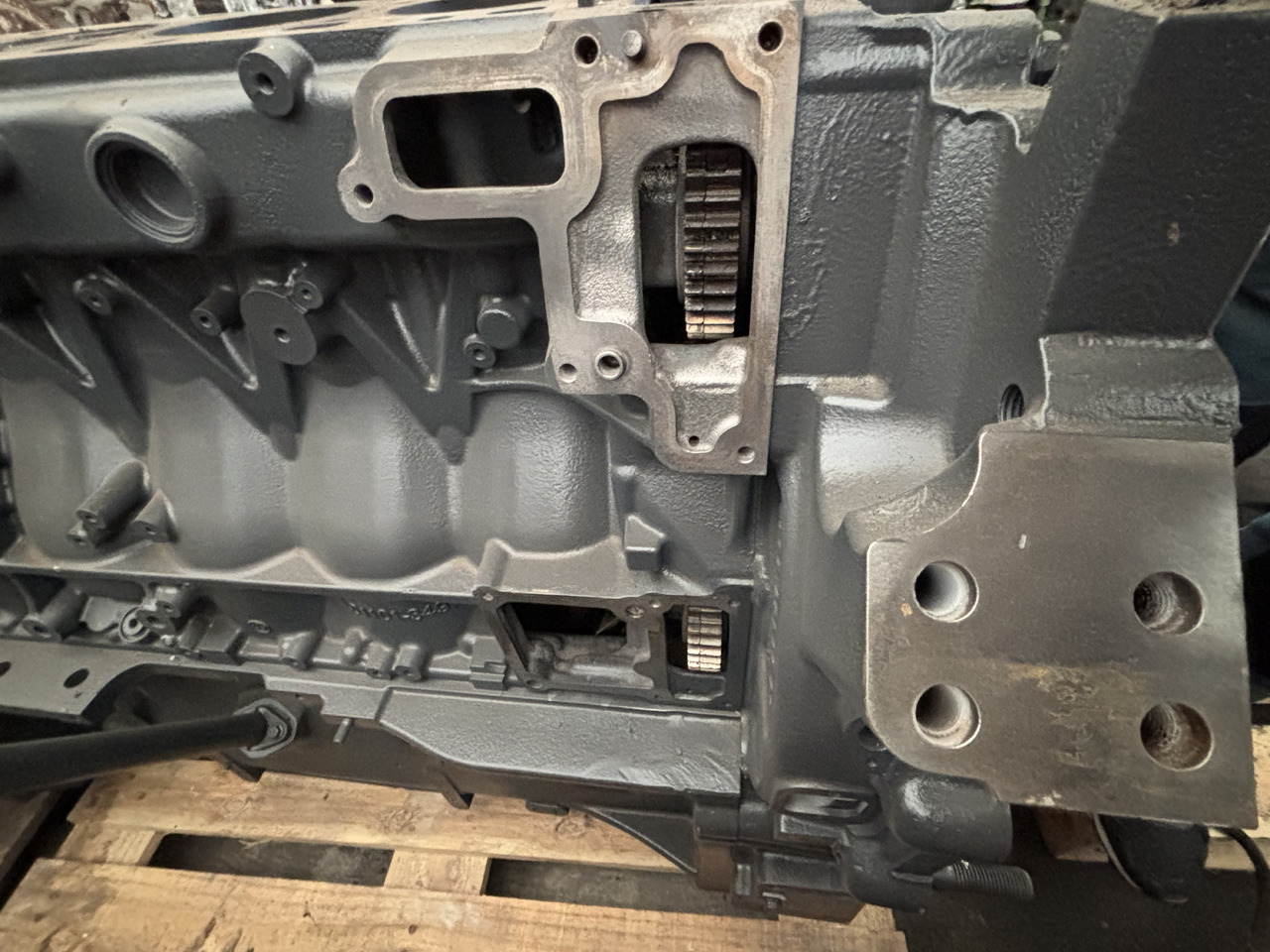 Fendt 936 Gen 7 Silnik D1556LE523 Miska Olejowa H218PF150163A CZĘŚCI - Olejová vaňa pre Traktor: obrázok 4 Fendt 936 Gen 7 Silnik D1556LE523 Miska Olejowa H218PF150163A CZĘŚCI - Olejová vaňa pre Traktor: obrázok 4