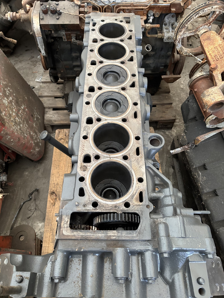 Fendt 946 GEN 7 D1556LE523 MAN Słupek Kompletny - Motor a diely pre Traktor: obrázok 2 Fendt 946 GEN 7 D1556LE523 MAN Słupek Kompletny - Motor a diely pre Traktor: obrázok 2