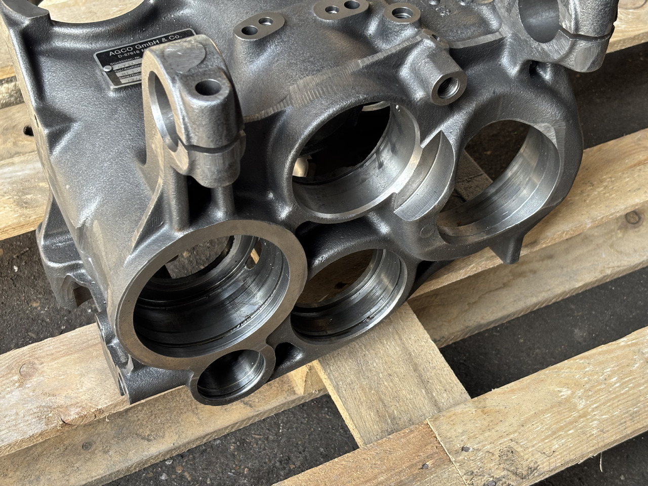 Fendt Obudowa Skrzyni Vario ML130 ML160 M716101081120 G716101000100 - Motor a diely pre Poľnohospodárske stroje: obrázok 4 Fendt Obudowa Skrzyni Vario ML130 ML160 M716101081120 G716101000100 - Motor a diely pre Poľnohospodárske stroje: obrázok 4