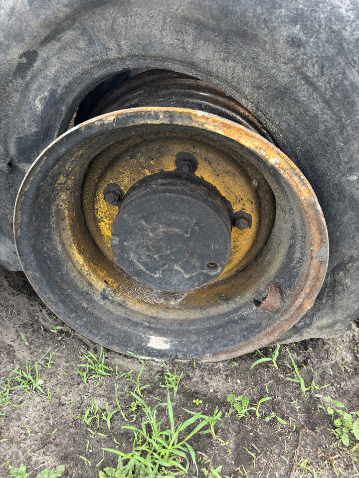 JCB 526 - felgi 24" nowy typ - Disk pre Poľnohospodárske stroje: obrázok 1 JCB 526 - felgi 24" nowy typ - Disk pre Poľnohospodárske stroje: obrázok 1