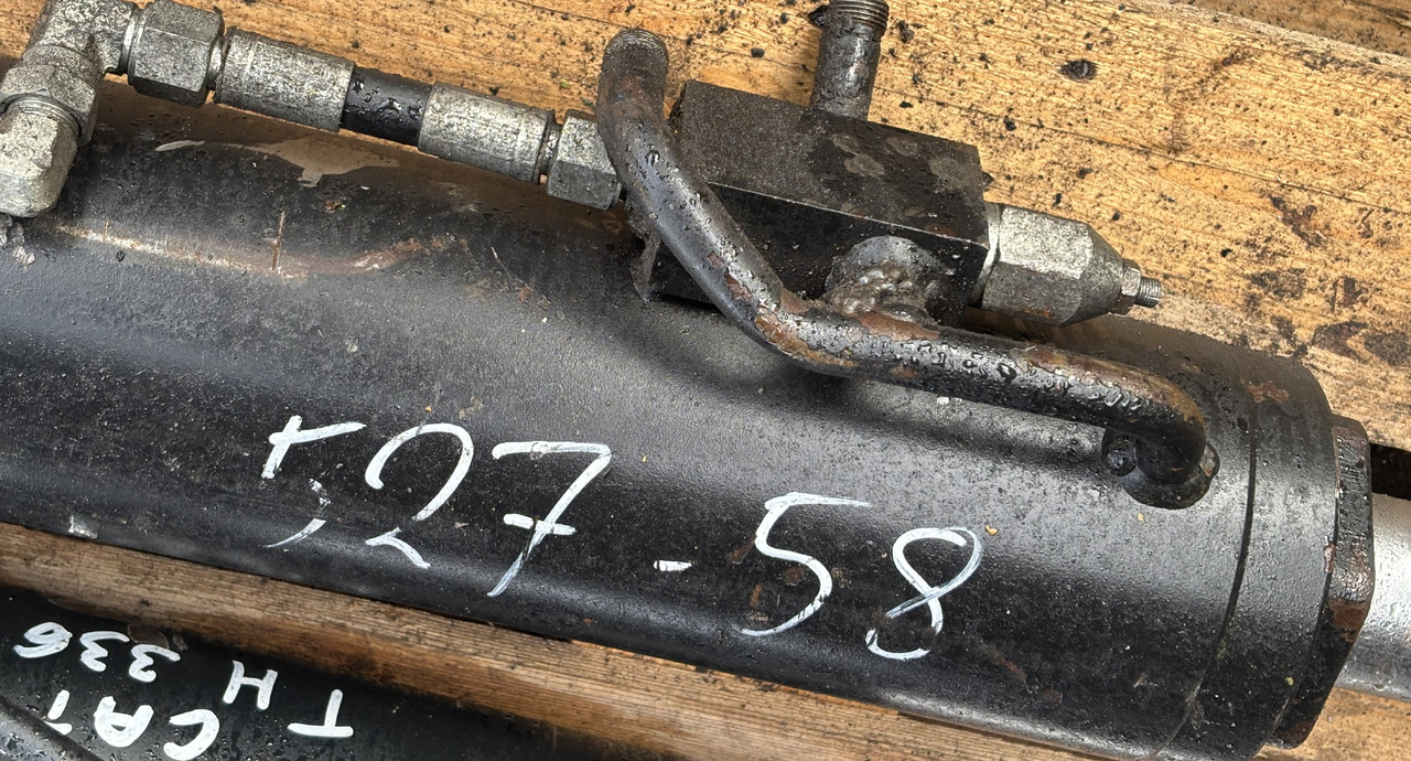 JCB 527-58 52758 527 58 Siłownik Wychyłu Łyżki - Hydraulický valec pre Teleskopický nakladač: obrázok 3 JCB 527-58 52758 527 58 Siłownik Wychyłu Łyżki - Hydraulický valec pre Teleskopický nakladač: obrázok 3