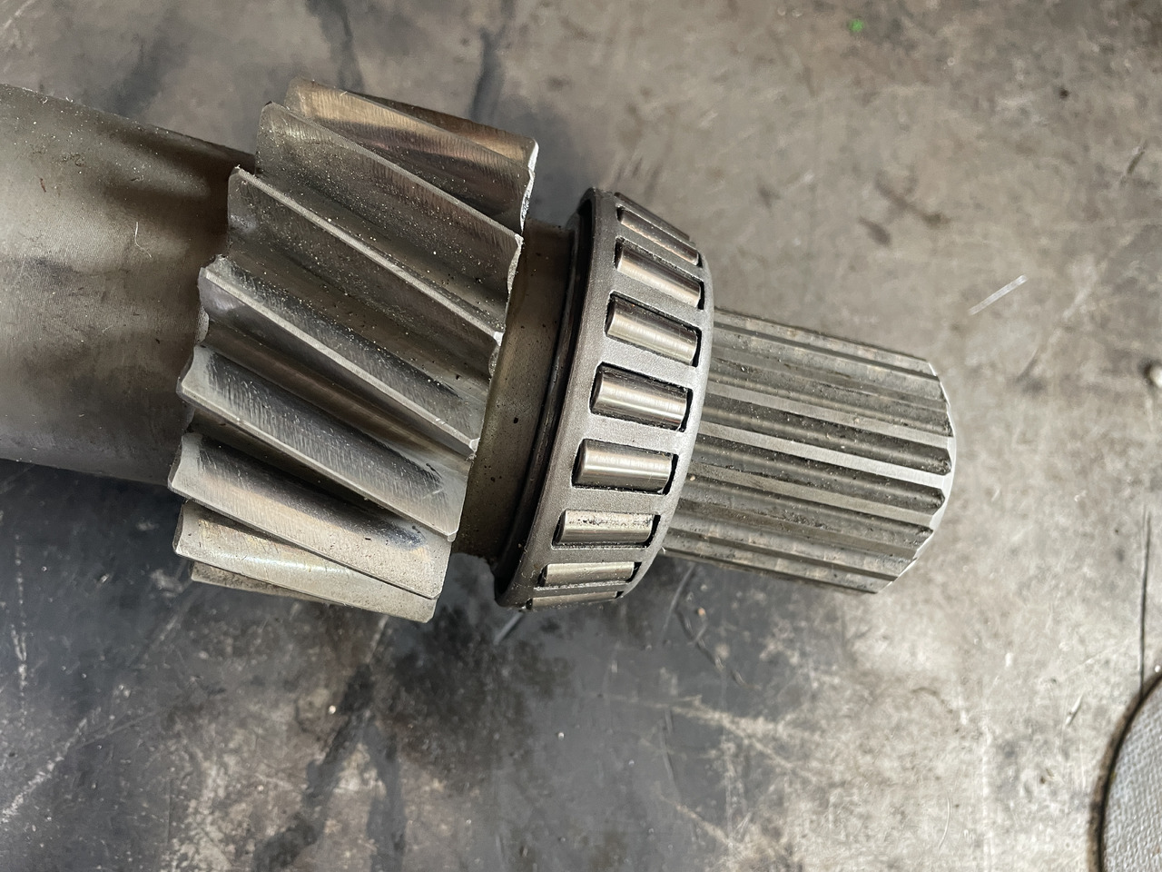 JCB 535 527 - wałek skrzyni biegów 459M5153 - Prevodovka a diely pre Manipulačná technika: obrázok 4 JCB 535 527 - wałek skrzyni biegów 459M5153 - Prevodovka a diely pre Manipulačná technika: obrázok 4