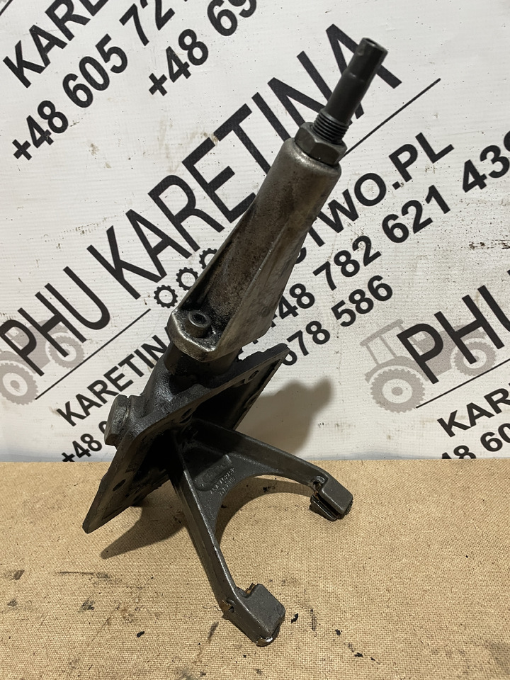 JCB Fastrac - napęd wałek wybieraka skrzyni biegów 454/40250 - Prevodovka a diely pre Stavebné stroje: obrázok 1 JCB Fastrac - napęd wałek wybieraka skrzyni biegów 454/40250 - Prevodovka a diely pre Stavebné stroje: obrázok 1