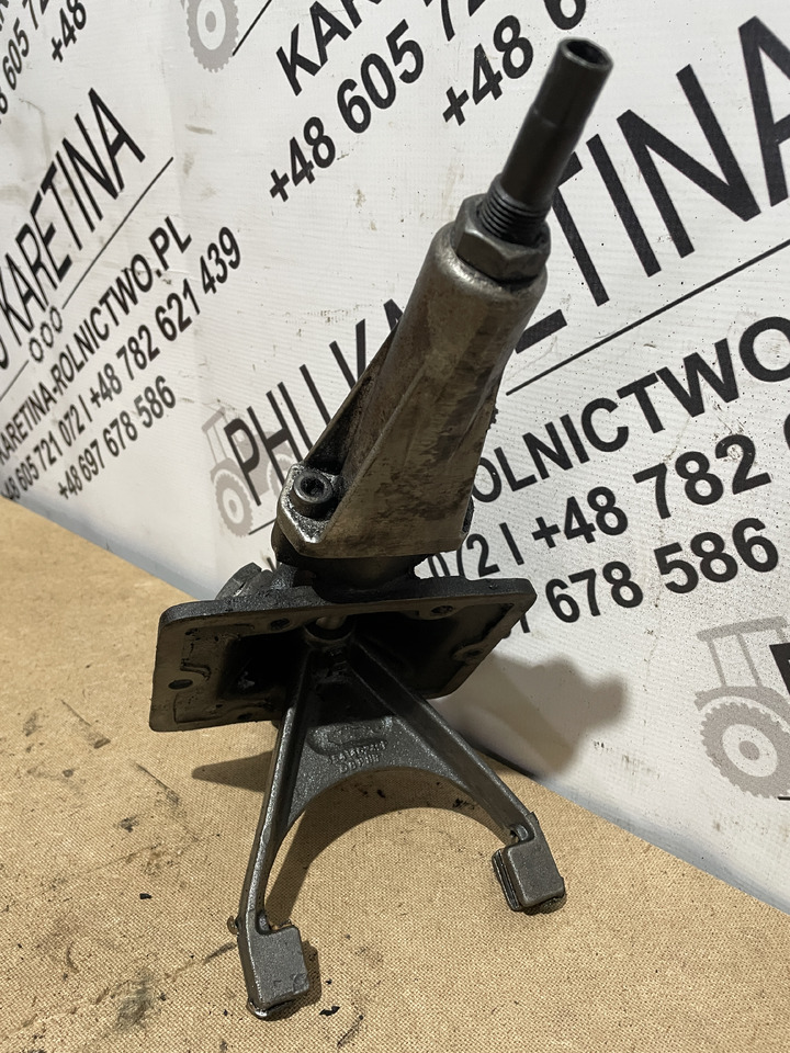 JCB Fastrac - napęd wałek wybieraka skrzyni biegów 454/40250 - Prevodovka a diely pre Stavebné stroje: obrázok 2 JCB Fastrac - napęd wałek wybieraka skrzyni biegów 454/40250 - Prevodovka a diely pre Stavebné stroje: obrázok 2