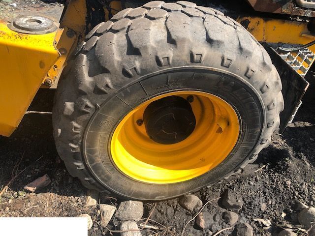 JCB - Koło ~ Opona 460/70 R24 - Felga 16x24 - Kompletné koleso pre Manipulačná technika: obrázok 1 JCB - Koło ~ Opona 460/70 R24 - Felga 16x24 - Kompletné koleso pre Manipulačná technika: obrázok 1