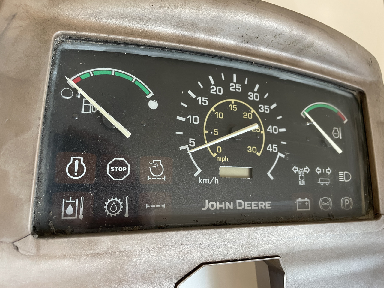 John Deere 3800 - zegary licznik pulpit AZ57940 R197098 - Palubná doska pre Poľnohospodárske stroje: obrázok 2 John Deere 3800 - zegary licznik pulpit AZ57940 R197098 - Palubná doska pre Poľnohospodárske stroje: obrázok 2