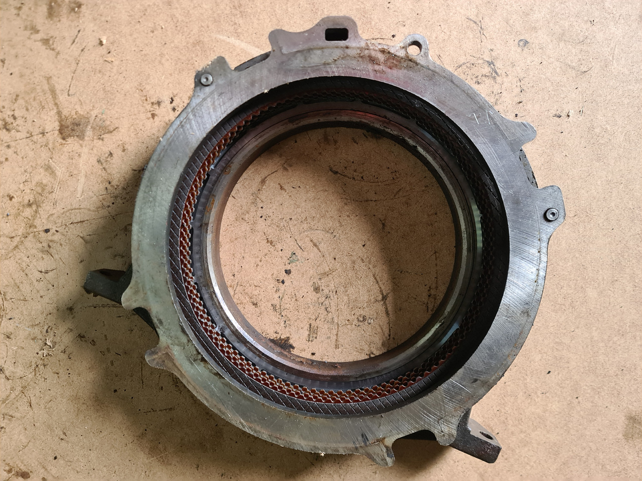 John Deere 4650 4850 Obudowa Hamulca Tłoka Hamulcowego R72041 R72042 - Diely bŕzd pre Poľnohospodárske stroje: obrázok 4 John Deere 4650 4850 Obudowa Hamulca Tłoka Hamulcowego R72041 R72042 - Diely bŕzd pre Poľnohospodárske stroje: obrázok 4