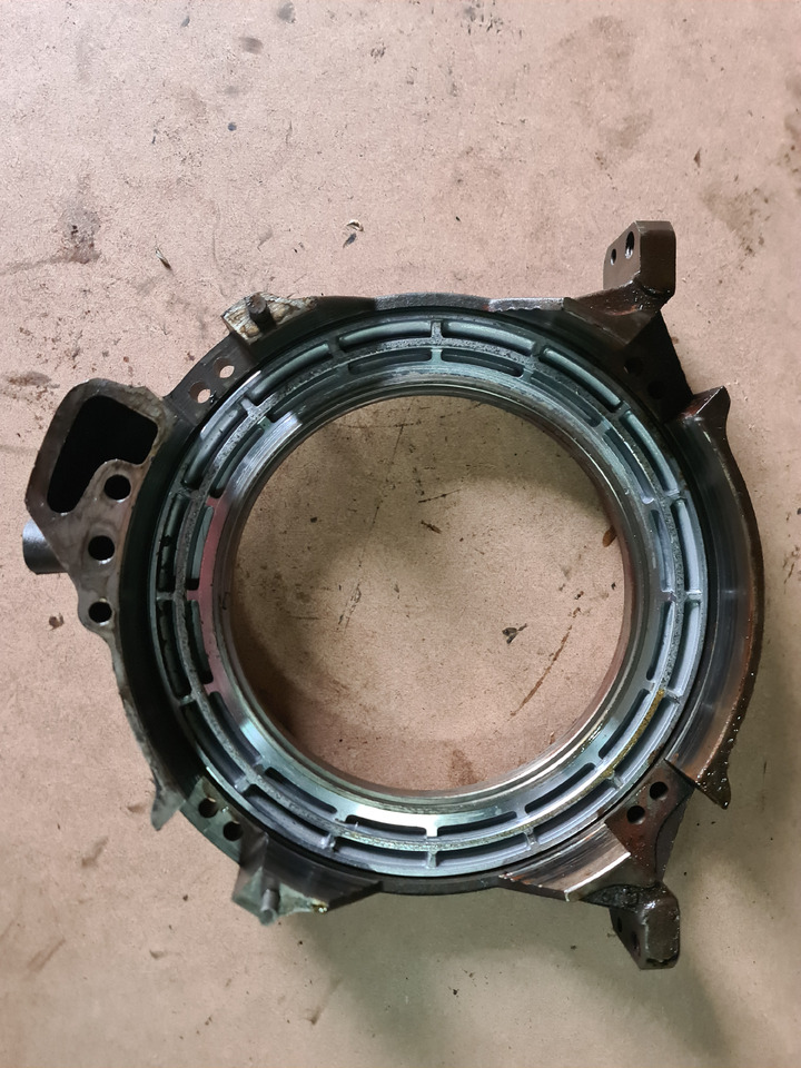 John Deere 4650, 4850 Obudowa Tłoka Hamulcowego R72044 - Diely bŕzd pre Poľnohospodárske stroje: obrázok 3 John Deere 4650, 4850 Obudowa Tłoka Hamulcowego R72044 - Diely bŕzd pre Poľnohospodárske stroje: obrázok 3