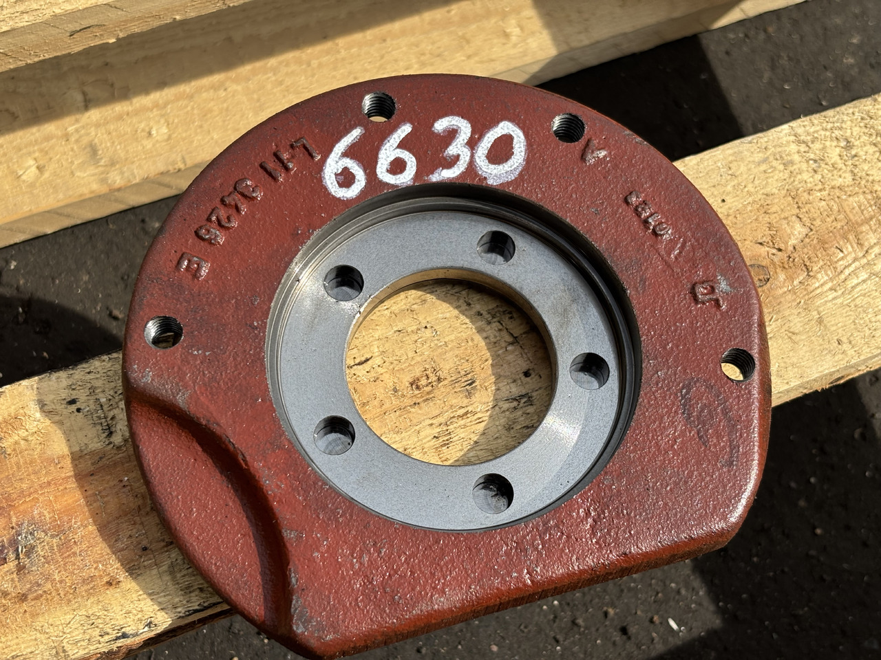 John Deere 6630 Obudowa Łożyska L113426 L215099 - Diely pásového podvozku pre Poľnohospodárske stroje: obrázok 2 John Deere 6630 Obudowa Łożyska L113426 L215099 - Diely pásového podvozku pre Poľnohospodárske stroje: obrázok 2