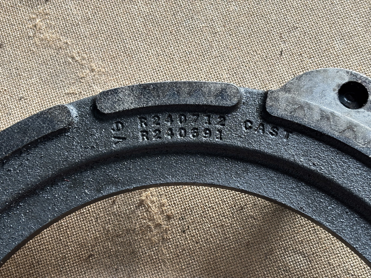 John Deere 6830 6930 7330 7425 Docisk Hamulca Płytka R240691 - Brzdový kotúč pre Poľnohospodárske stroje: obrázok 2 John Deere 6830 6930 7330 7425 Docisk Hamulca Płytka R240691 - Brzdový kotúč pre Poľnohospodárske stroje: obrázok 2