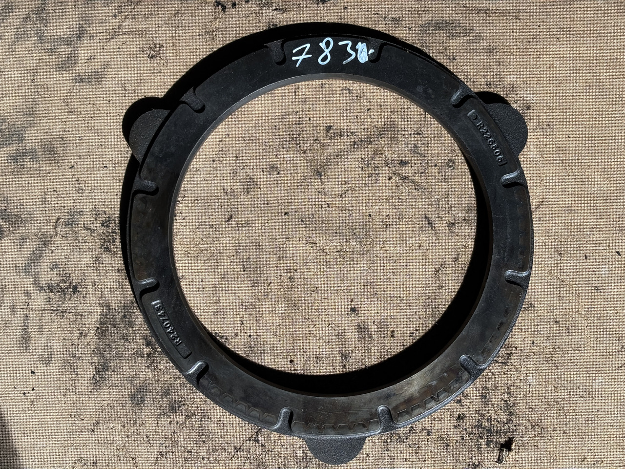 John Deere 7200 7230 7630 7830 7930 7M 230 Docisk Hamulca Płytka R226506 R240743 - Brzdový kotúč pre Poľnohospodárske stroje: obrázok 1 John Deere 7200 7230 7630 7830 7930 7M 230 Docisk Hamulca Płytka R226506 R240743 - Brzdový kotúč pre Poľnohospodárske stroje: obrázok 1