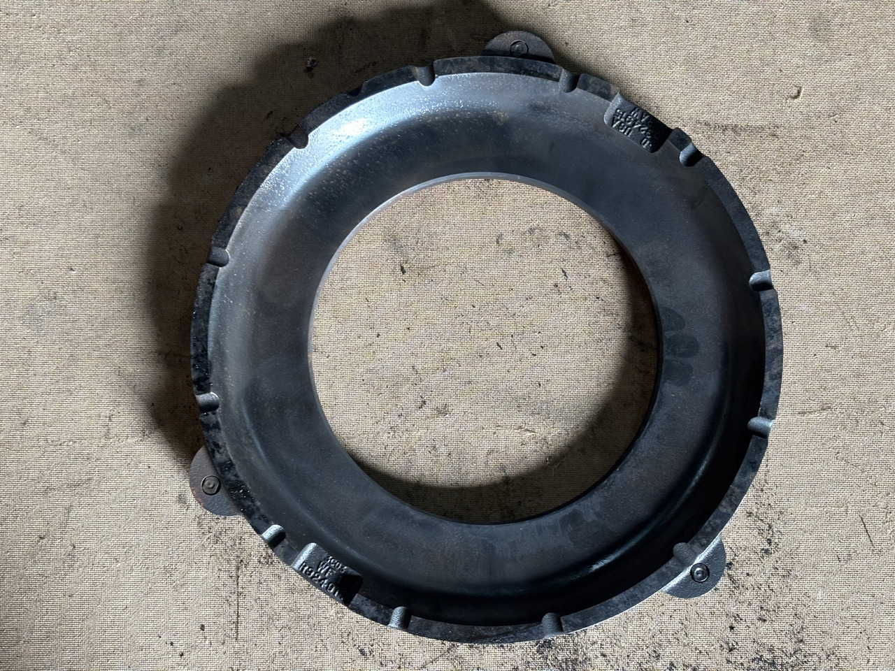 John Deere 7210 7230 7250 7R330 7R350 Docisk Hamulca Płytka R324914 - Diely bŕzd pre Poľnohospodárske stroje: obrázok 1 John Deere 7210 7230 7250 7R330 7R350 Docisk Hamulca Płytka R324914 - Diely bŕzd pre Poľnohospodárske stroje: obrázok 1