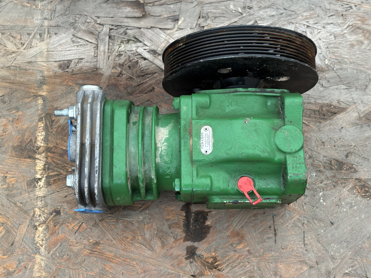 John Deere 8R 8RX 250 310 370 410 Kompresor Powietrza RE585794 - Kompresor pre Poľnohospodárske stroje: obrázok 5 John Deere 8R 8RX 250 310 370 410 Kompresor Powietrza RE585794 - Kompresor pre Poľnohospodárske stroje: obrázok 5