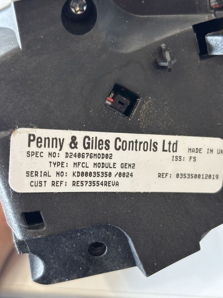 John Deere seria 6000 7000 8000 R - joystick 5-funkcyjny CommandARM RE573554 - Radiaca páka pre Poľnohospodárske stroje: obrázok 5 John Deere seria 6000 7000 8000 R - joystick 5-funkcyjny CommandARM RE573554 - Radiaca páka pre Poľnohospodárske stroje: obrázok 5