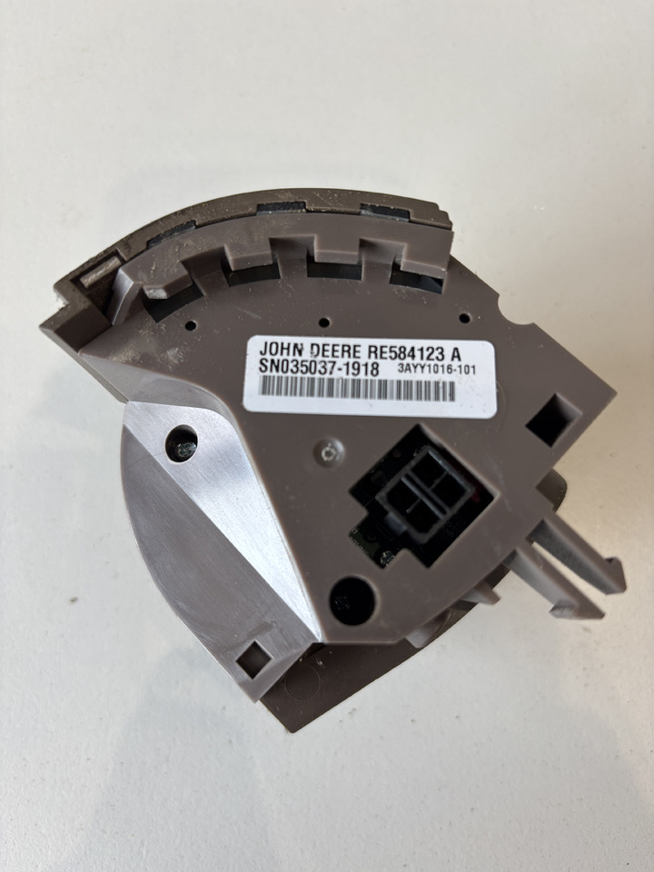 John Deere seria 6000 7000 8000 R - pokrętło sterowanie zaczepem tylnym RE584123 - Kabína a interiér pre Poľnohospodárske stroje: obrázok 1 John Deere seria 6000 7000 8000 R - pokrętło sterowanie zaczepem tylnym RE584123 - Kabína a interiér pre Poľnohospodárske stroje: obrázok 1