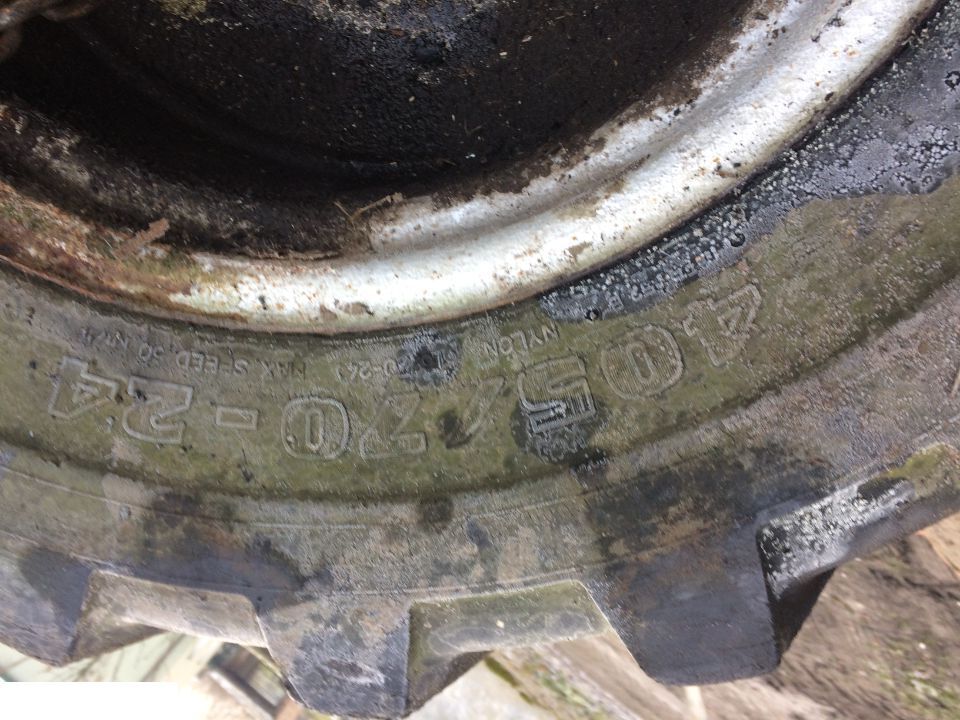 Koło John Deere 4400 - 405/70-24 - Kompletné koleso pre Manipulačná technika: obrázok 3 Koło John Deere 4400 - 405/70-24 - Kompletné koleso pre Manipulačná technika: obrázok 3