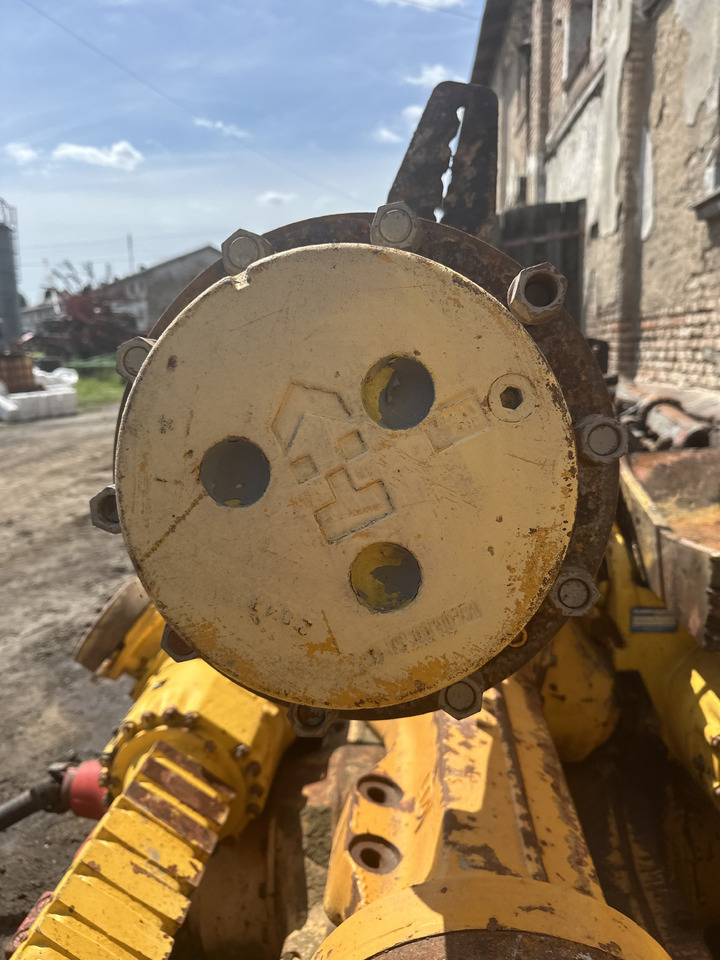Manitou 1233 , Manitou 1232 zwolnica zwrotnica Piasta koła most napędowy części 10 szpilek - Tehlica pre Poľnohospodárske stroje: obrázok 2 Manitou 1233 , Manitou 1232 zwolnica zwrotnica Piasta koła most napędowy części 10 szpilek - Tehlica pre Poľnohospodárske stroje: obrázok 2