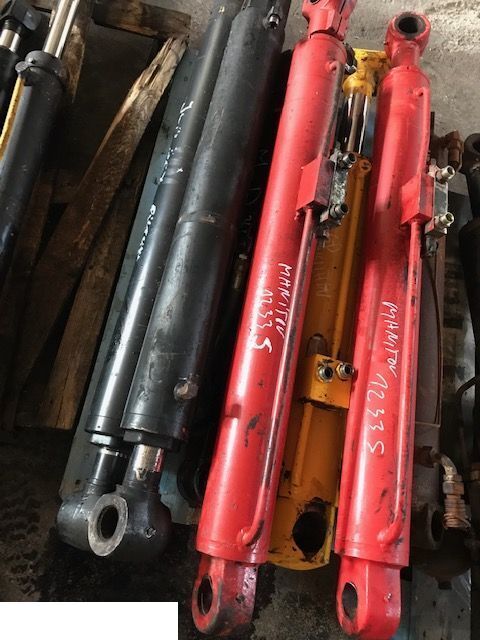 Manitou 1337 - Siłownik Podnoszenia - Hydraulický valec pre Poľnohospodárske stroje: obrázok 1 Manitou 1337 - Siłownik Podnoszenia - Hydraulický valec pre Poľnohospodárske stroje: obrázok 1